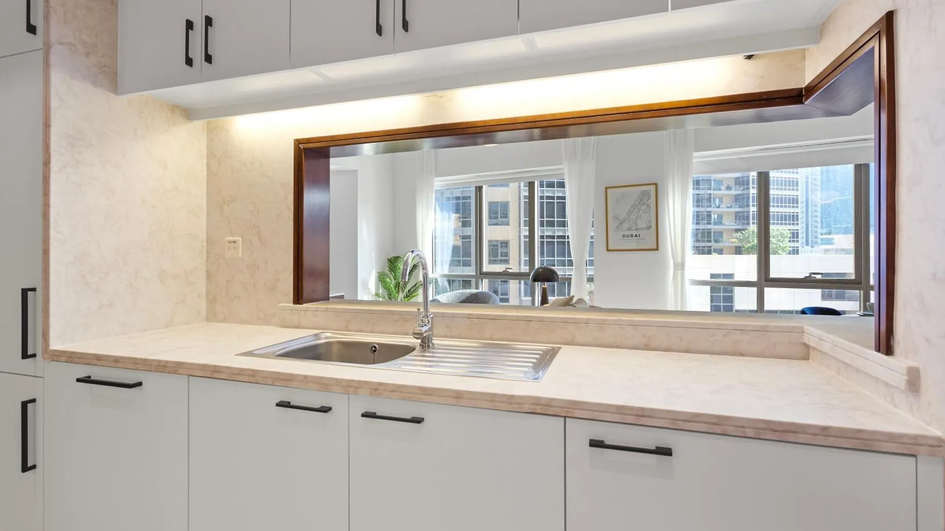 Exquisite Centrally Located 1Br In Downtown Dubai Apartment