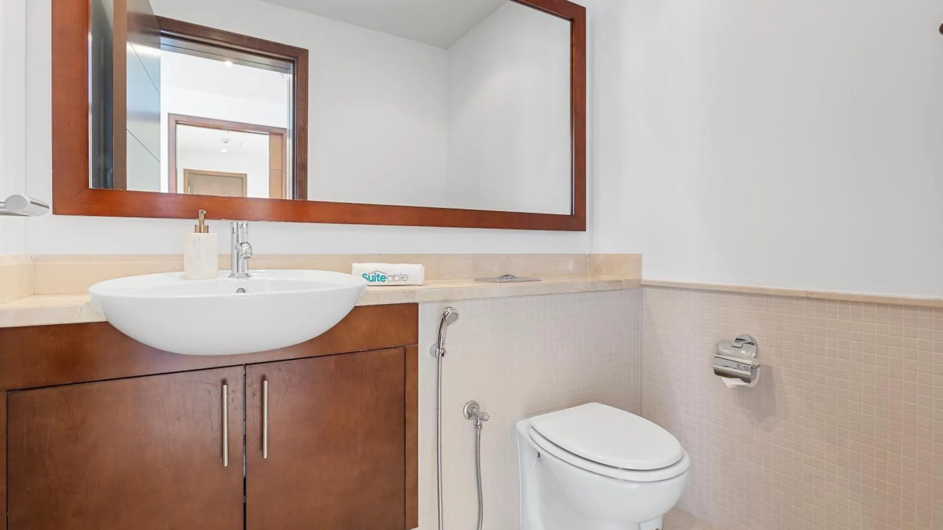 Exquisite Centrally Located 1Br In Downtown Dubai Apartment