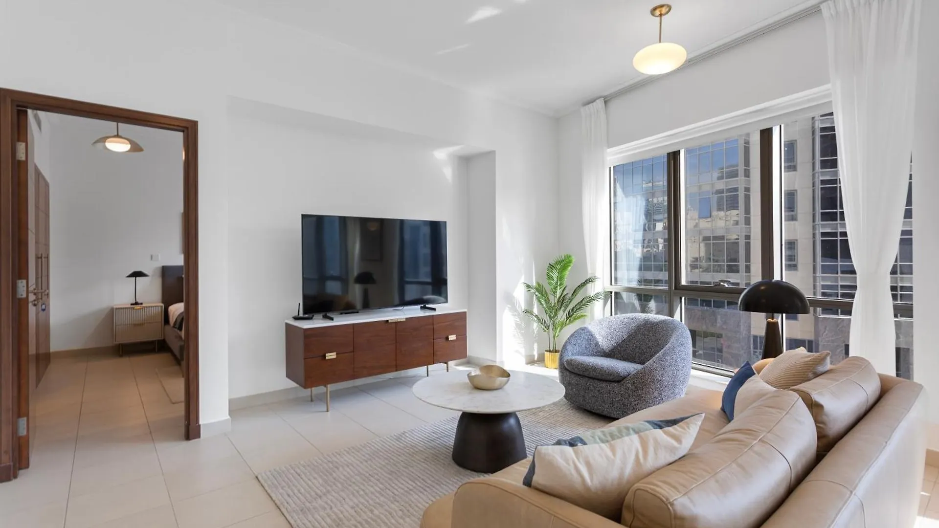 Exquisite Centrally Located 1Br In Downtown Dubai