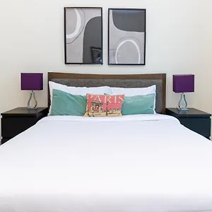 Westminster Claren Tower - Downtown Apartment